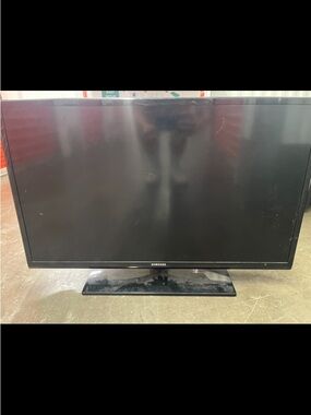 Samsung Black Screen LED TV with Glossy Black Base